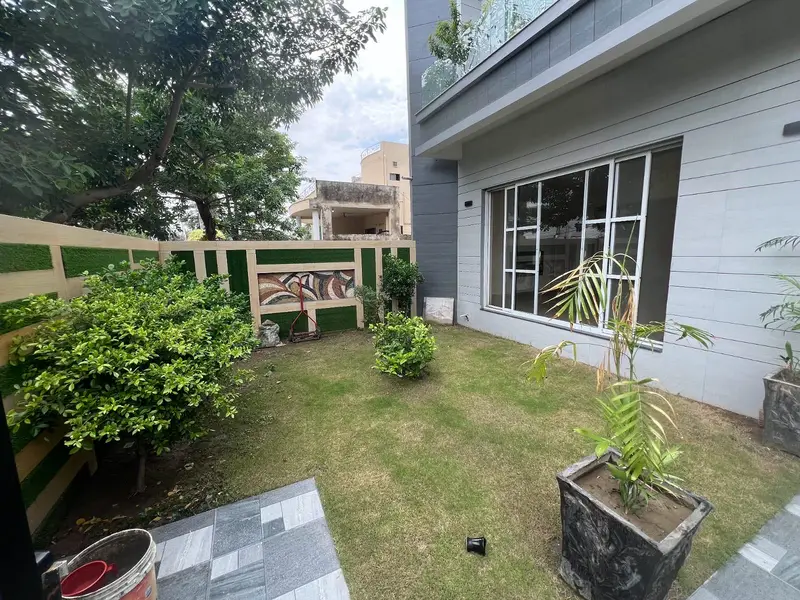 1 Kanal Brand New Luxury Ultra Modern Style Double Heighted Super Hot Location All Original Picture attached With Direct Owner Meeting For Sale in Johar Town Phase 2