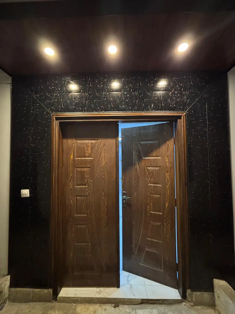 vip Double bedrooms double washroom family apartment