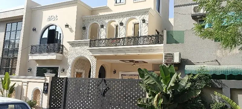 10 Marla Beautiful Modern Design House For Sale