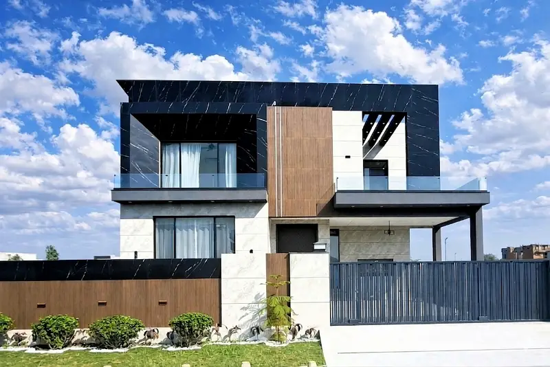 1 Kanal Most Luxurious House For Sale