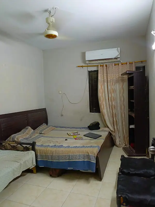 2 bed drawing and dinning flat available for sale