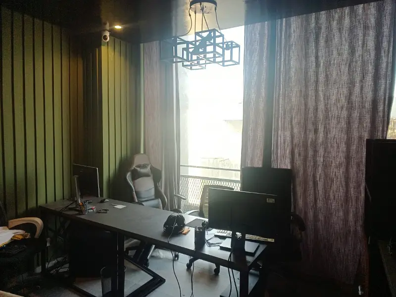 1st floor , 500 sqft Beautiful Office in J-7 Mall , 39 k rent coming