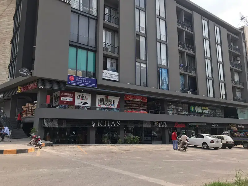 1st floor , 500 sqft Beautiful Office in J-7 Mall , 39 k rent coming