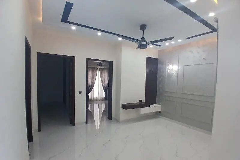 10 Marla House For Sale In Paragon City Lahore