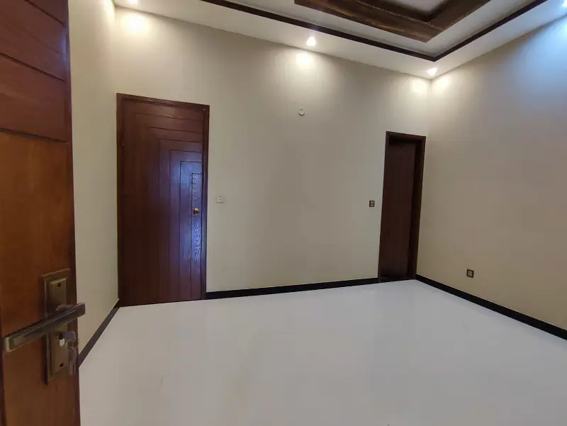 For Sale 3 bed lounge Apartment Flat Leased Bank loan Applicable in Kaneez Fatima Society block 2/4 Scheme 33 Karachi