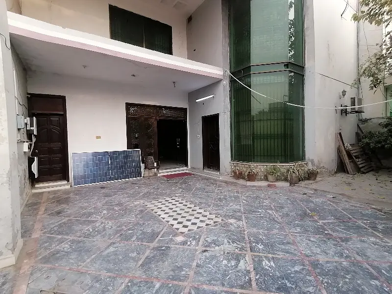 10 Marla House Semi Commercial Bungalow Is Available For Sale In Altaf Town Multan