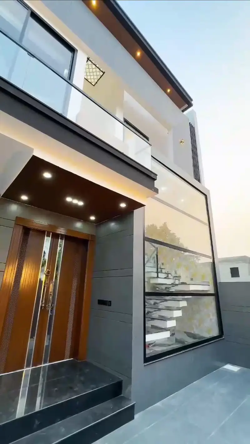 10 Marla Brand New Luxury House For Sale In A Extension Block Prime Location