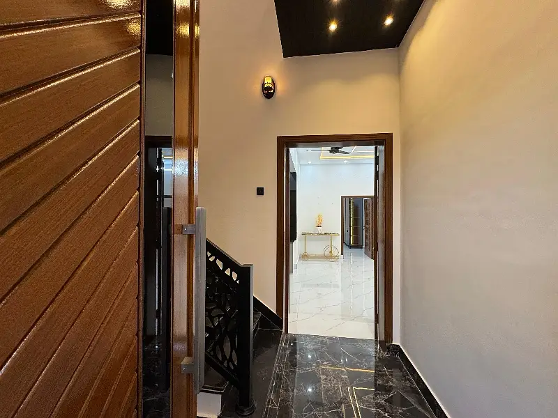 10 Marla Modern House For Sale (A-Ext).