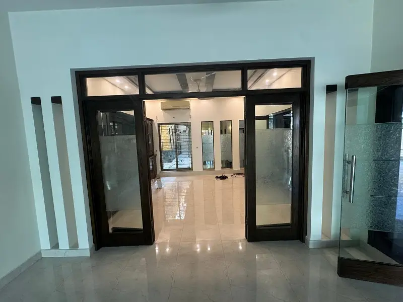 2 Kanal Well Maintained House For Sale