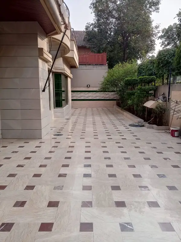 One Kanal Used Modern Design Owner Build Bungalow For Sale At Prime Location Of DHA Lahore Near To Park Masjid & Commercial Market.