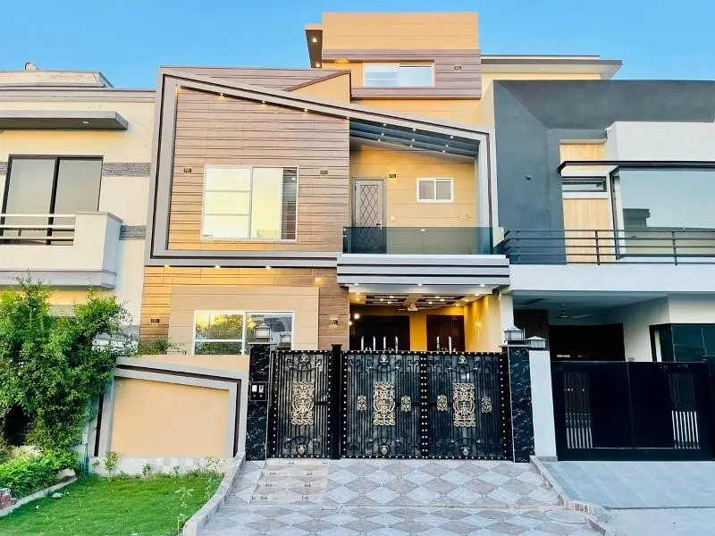 5 Marla New House in DHA Phase 3 At Good Location