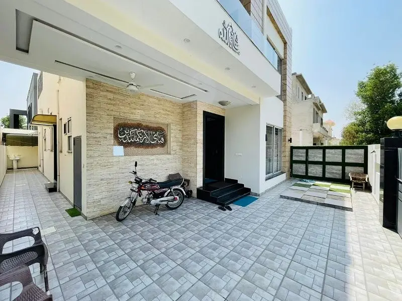 Used But Good Condition 10 Marla House in DHA Phase 3