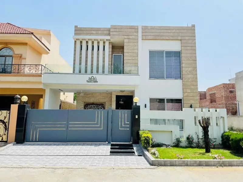 Used But Good Condition 10 Marla House in DHA Phase 3