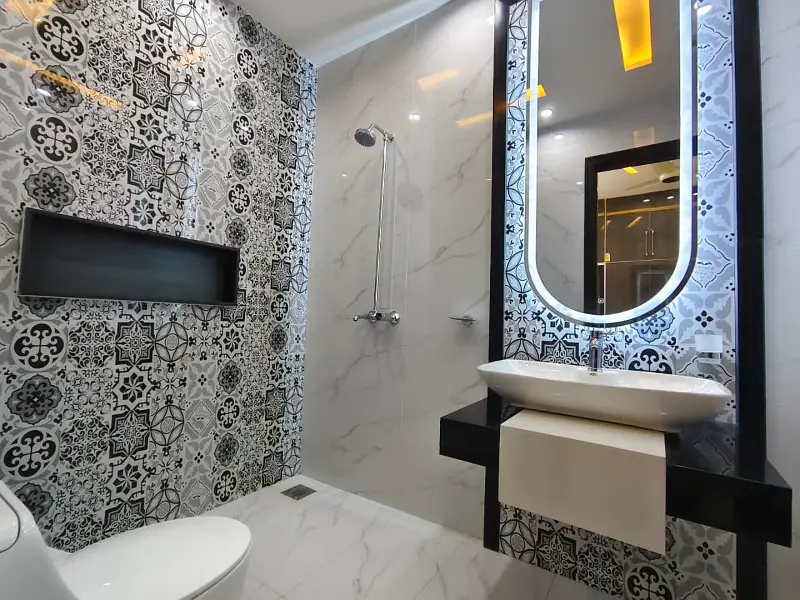 5 Marla Very Beautiful Brand New Ultra Modern House For SALE In Johar Town Phase-2 Super Hot Location A++ Cunstriction
