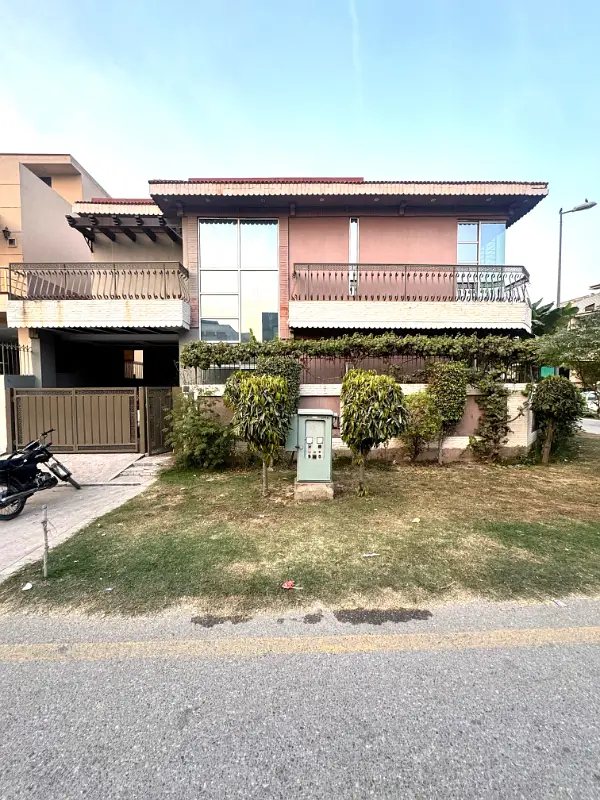 6-Marla Corner House For Sale at Prime Location Near Commercial Park