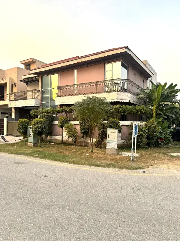 6-Marla Corner House For Sale at Prime Location Near Commercial Park