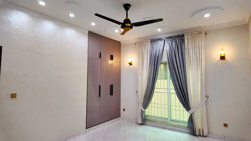 Prime Location House For Sale In Central Park - Block B