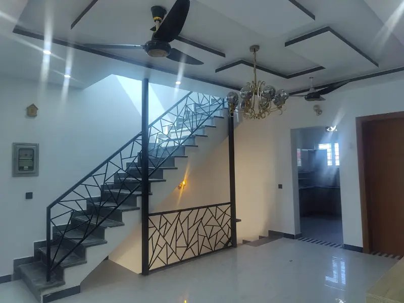 Bahria Town Phase 8, 7 Marla Double Unit House Available For Rent