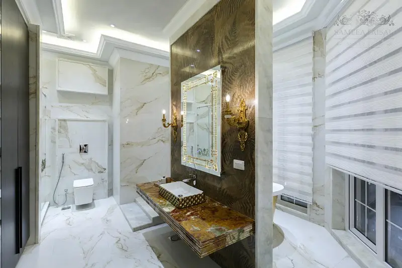 2 KANAL VICTORIAN PALACE AVAILABLE FOR SALE IN THE HEART OF DHA