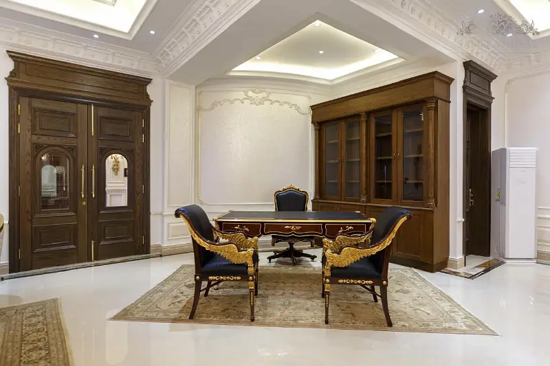 2 KANAL VICTORIAN PALACE AVAILABLE FOR SALE IN THE HEART OF DHA