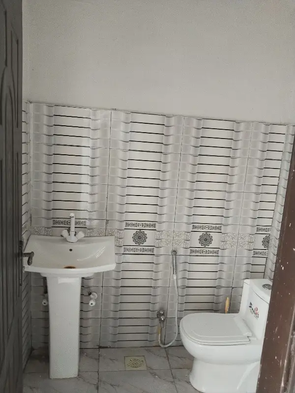 Direct Owener Here , Ground Floor Flat Urgent for sale