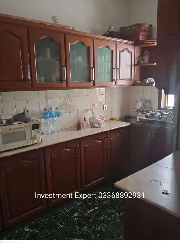 400 Syds One Unit Well Maintained House Near Family Park