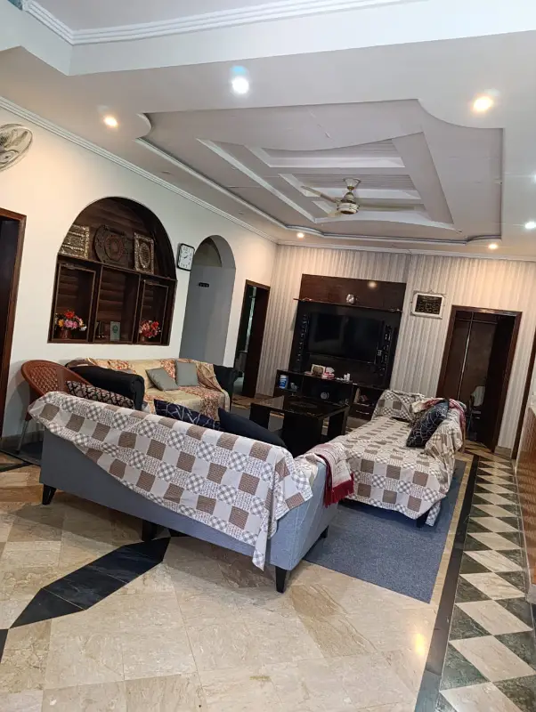 1 kanal single story house awialable for sale