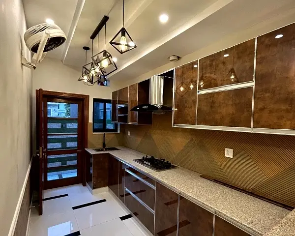 In G-9/4 House Sized 3200 Square Feet For sale