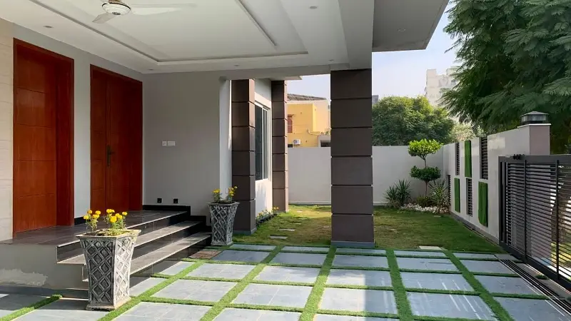 DHA phase 2 one kanal beautiful location House for sale