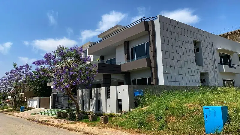 DHA phase 2 one kanal beautiful location House for sale