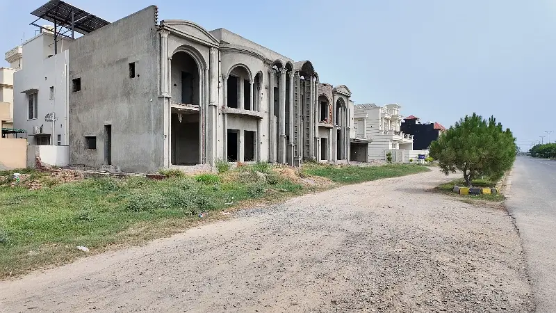 10 Marla Plot For Sale In SA Garden Phase 2 Premium Block