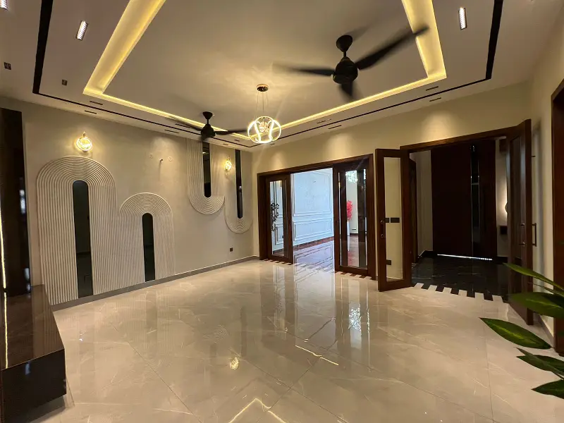10 Marla Brand New House for Sale