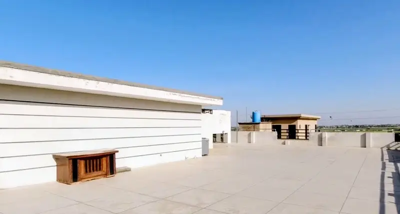 600 Square Yards House In Central D-12/1 For sale