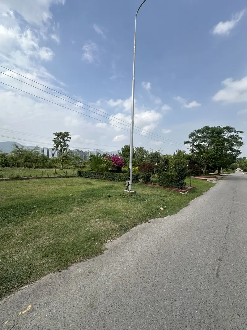 666, Sq Yard Margla Road Open View House Available For Sale In F-11/2 Islamabad