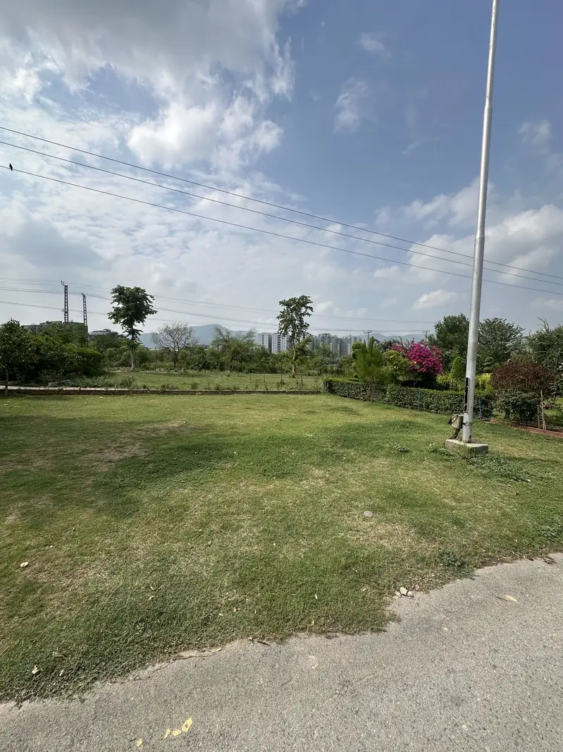 666, Sq Yard Margla Road Open View House Available For Sale In F-11/2 Islamabad