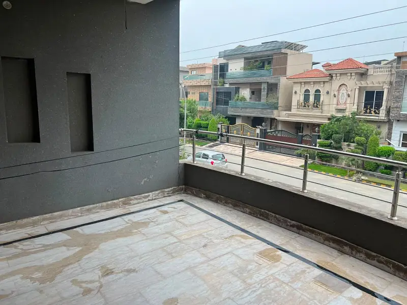 10 Marla Beautiful House for Sale in Bismillah Housing Scheme