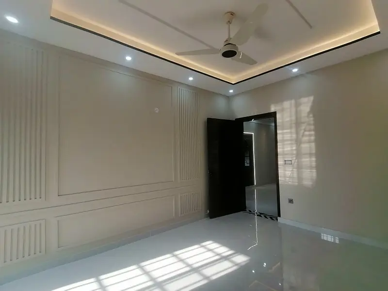 Find Your Ideal Prime Location House In Lahore Under Rs. 27000000