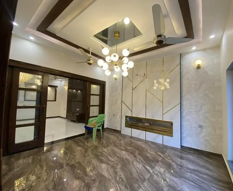 10 Marala Outclass Modern Design House Available For Sale