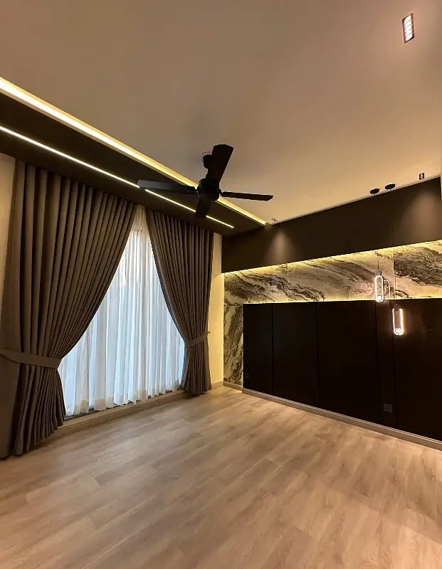 10 Marala Outclass Modern Design House Available For Sale