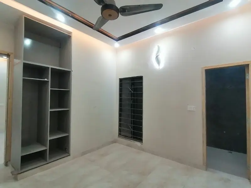 Corner In Marghzar Officers Colony Of Marghzar Officers Colony, A 731 Square Feet House Is Available