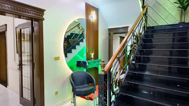 Prime Location House For Sale In Central Park - Block B