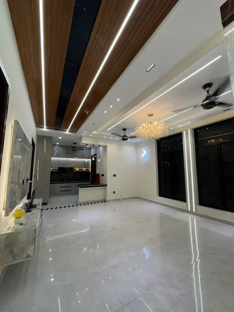 Prime Location Central Park - Block A 10 Marla House Up For sale