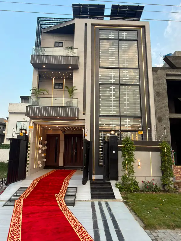 On Main 80 Ft Road, 5 Marla, 2.5 Storey House for Sale in E Block, Central Park, Lahore Central Park - Block E, Lahore