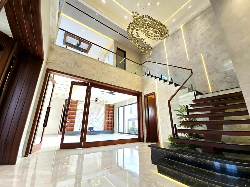 Last One Option 22-Marla Corner Modern House For Sale at Top Location Near Macdonold & Park 700 meters Raya Fairways