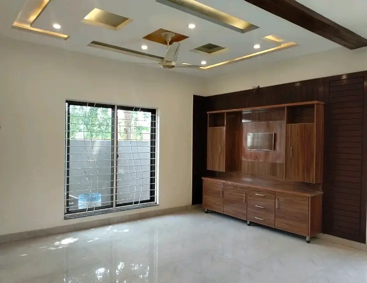 Bahria Town - Sector C House Sized 5 Marla Is Available