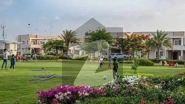 3 Bed DD Lounge 200 Square Yard Villa FOR SALE Top Heighted Location Near Murree Point BTK (Hill View)