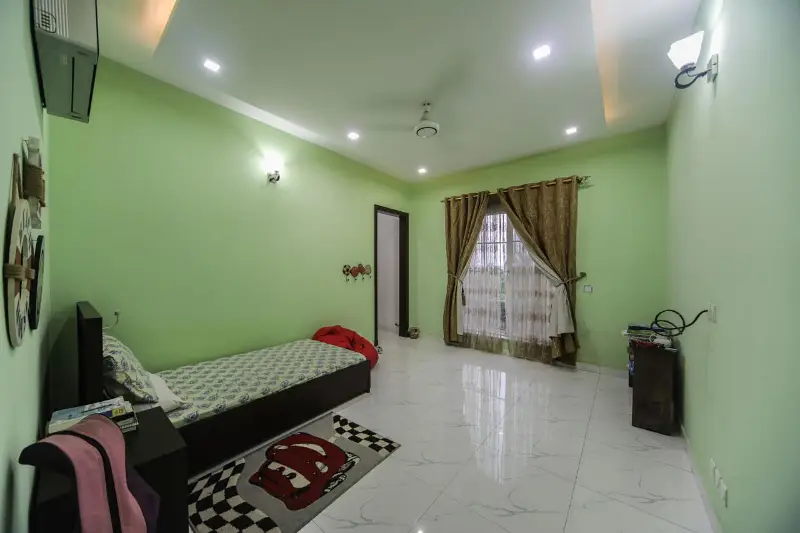 DHA Lahore 2 Kanal Owner Build Design House With 100% Original Picture Available For Sale