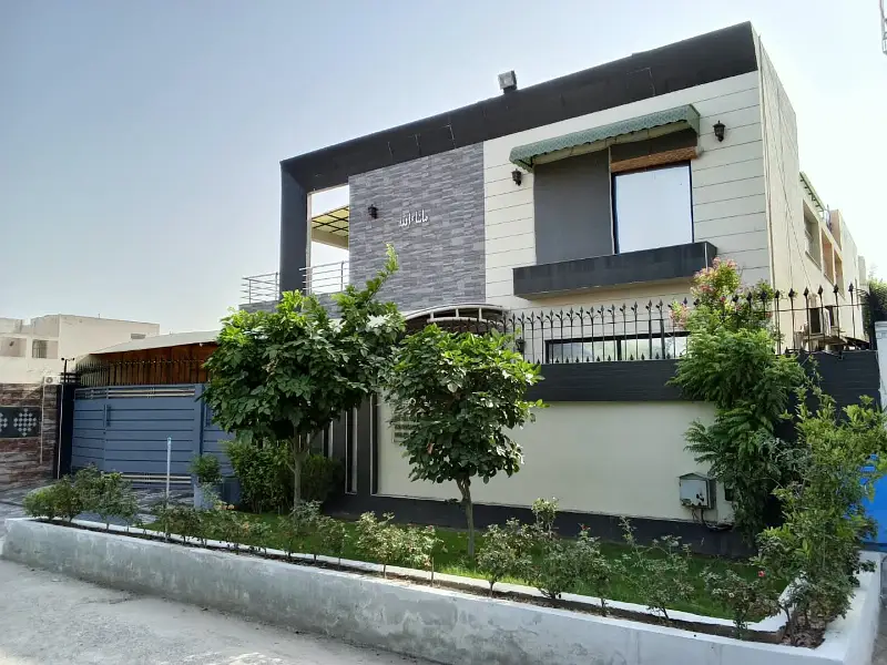 Prime Location 1 Kanal Non Furnished Modern Design 6 Bedrooms Bungalow For Sale In Eden City Lahore