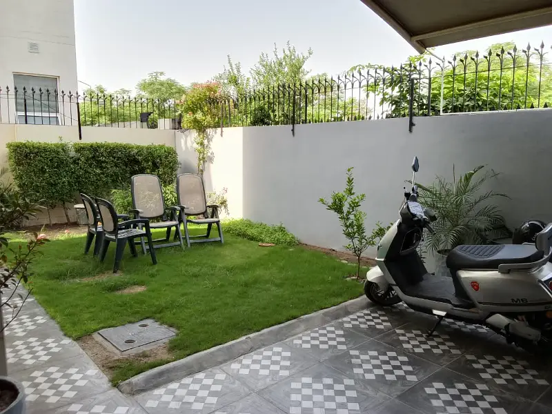 Prime Location 1 Kanal Non Furnished Modern Design 6 Bedrooms Bungalow For Sale In Eden City Lahore
