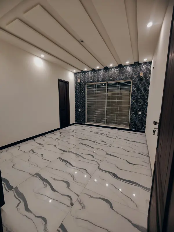 10 Marla Double Story House for Sale in LDA Avenue Block M Lahore | 5 Bed | Double Unit | Prime Location